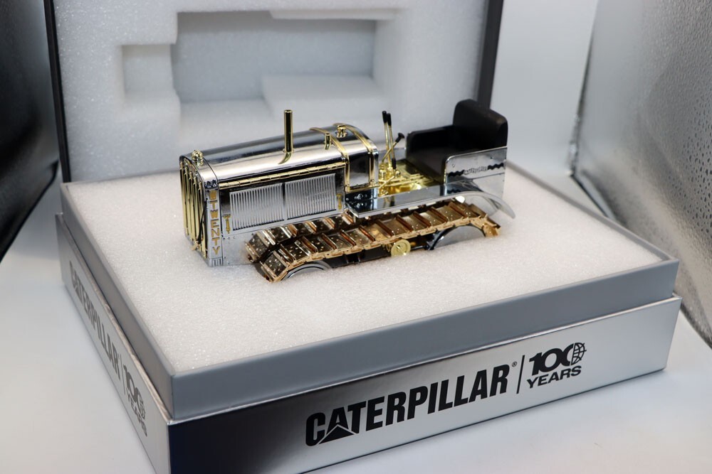 DM CATERPILLAR 1/50 Cat Twenty Tractor 100th Model Collection Gift 85760