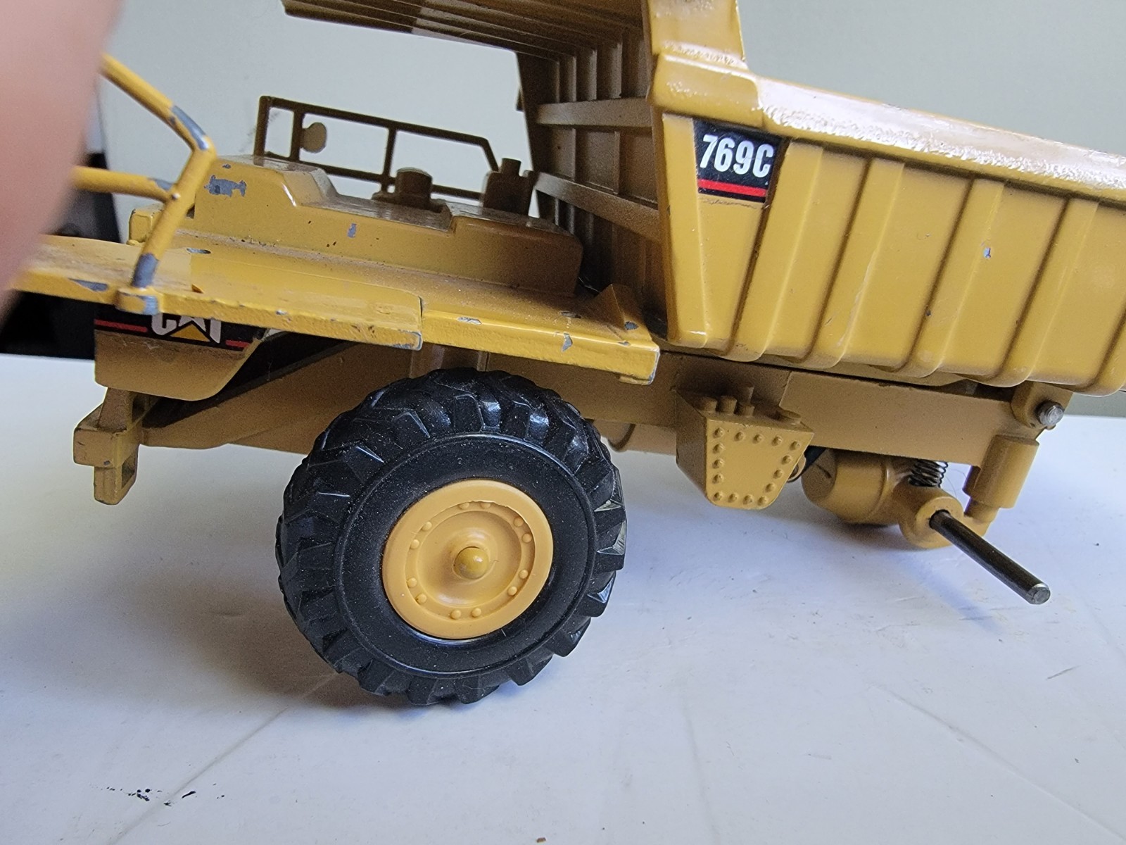 Caterpillar Cat 769C Off-Highway Dump Truck – NZG 1:50 Scale Model #222 For Part