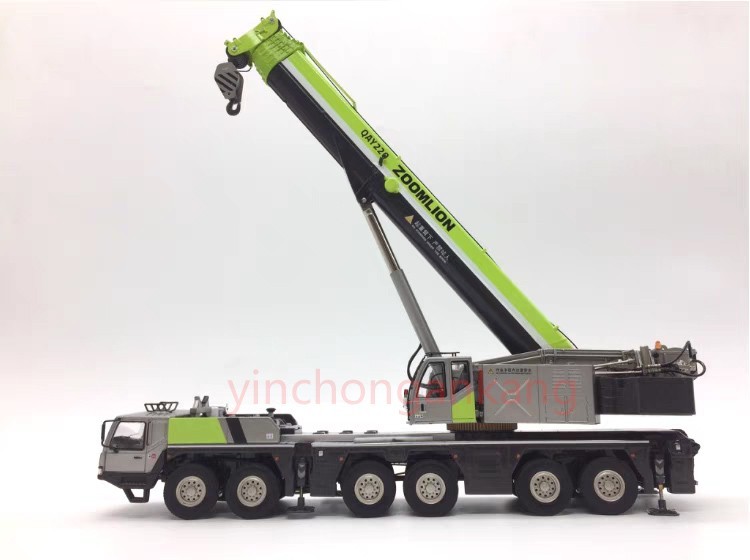 Zoomlion QAY220 ton Milan World Expo crane Green DieCast Model 1/50