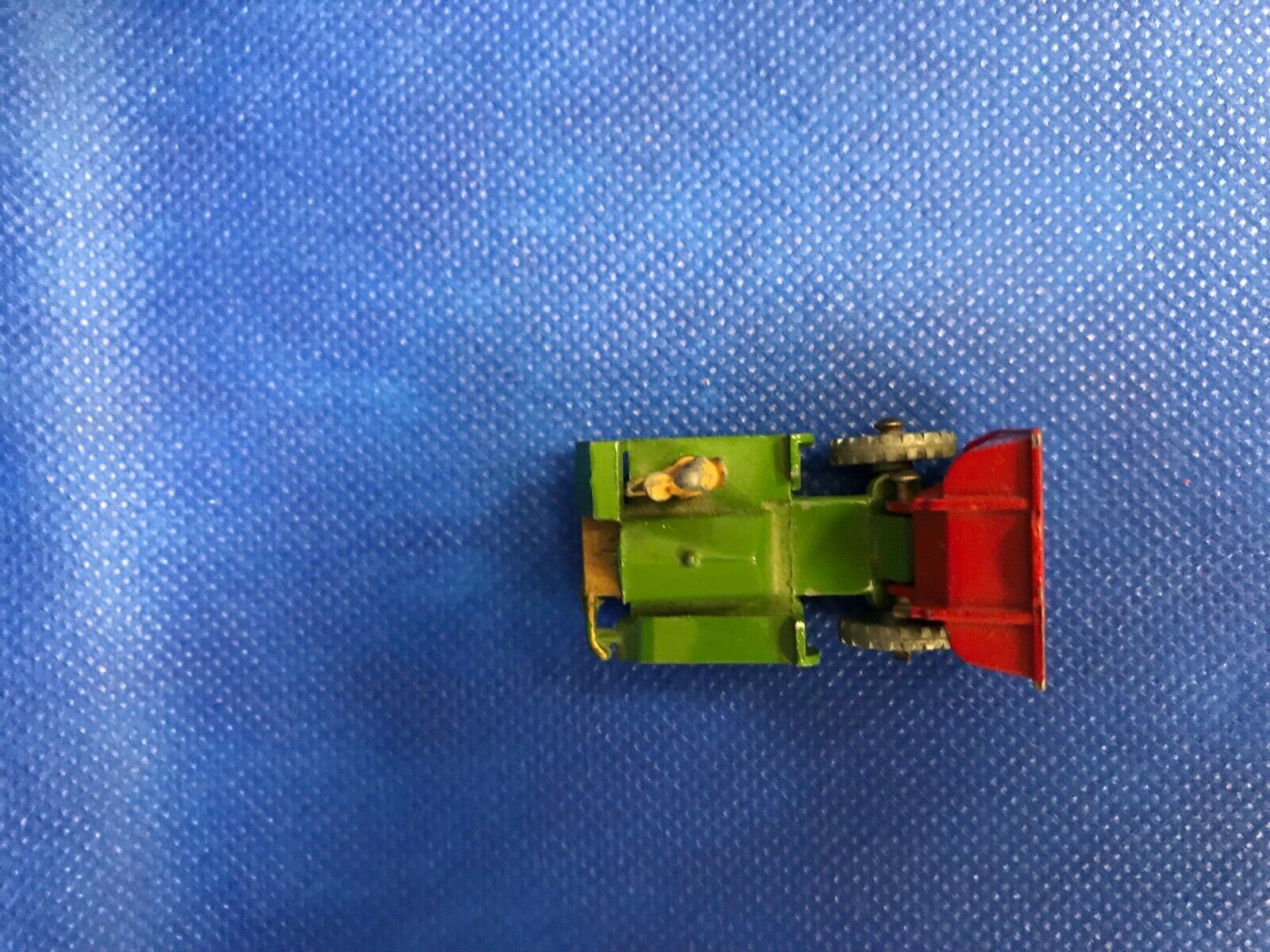VINTAGE LESNEY ENGLAND NO. 2 DUMP TRUCK 1950’S RED GREEN YELLOW MAN METAL WHEELS