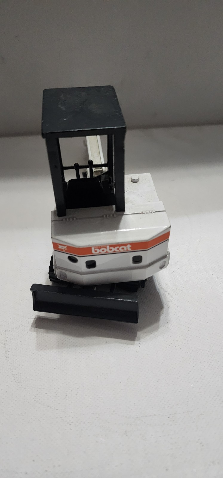 1/25 Bobcat Hydraulic Excavator X225 DieCast Melroe