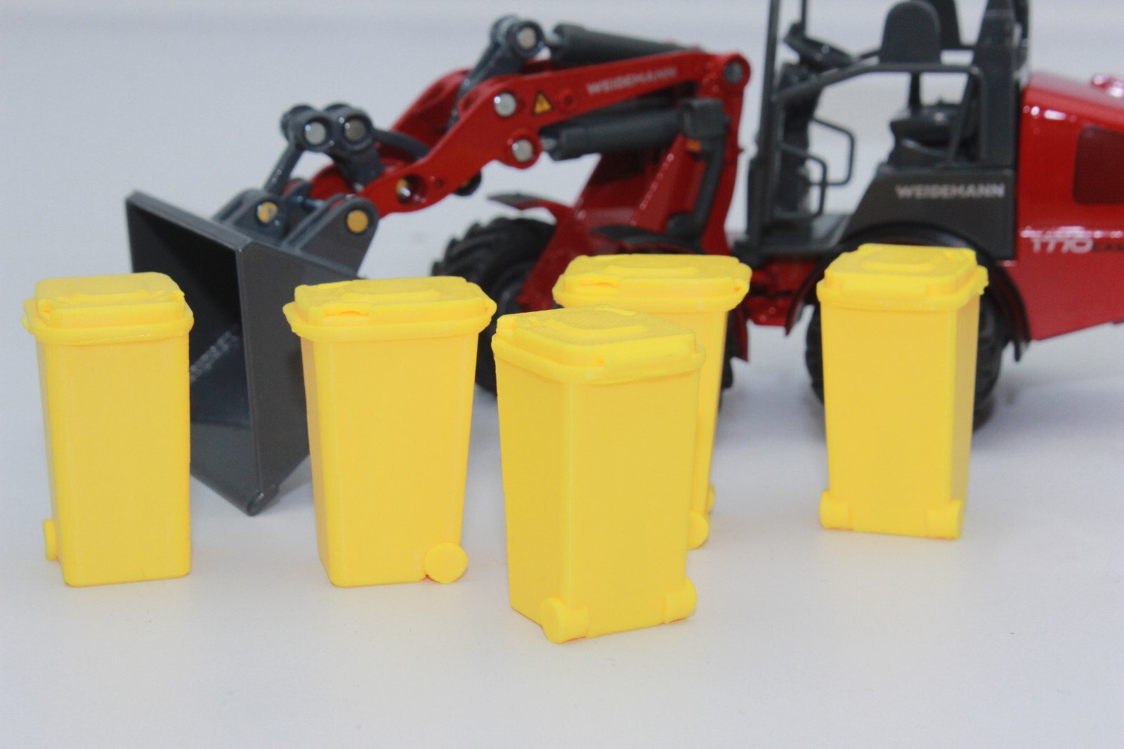 5X Yellow Trash Can 1:32 Scale For Landscape Or Diorama NEW Recycling Bin