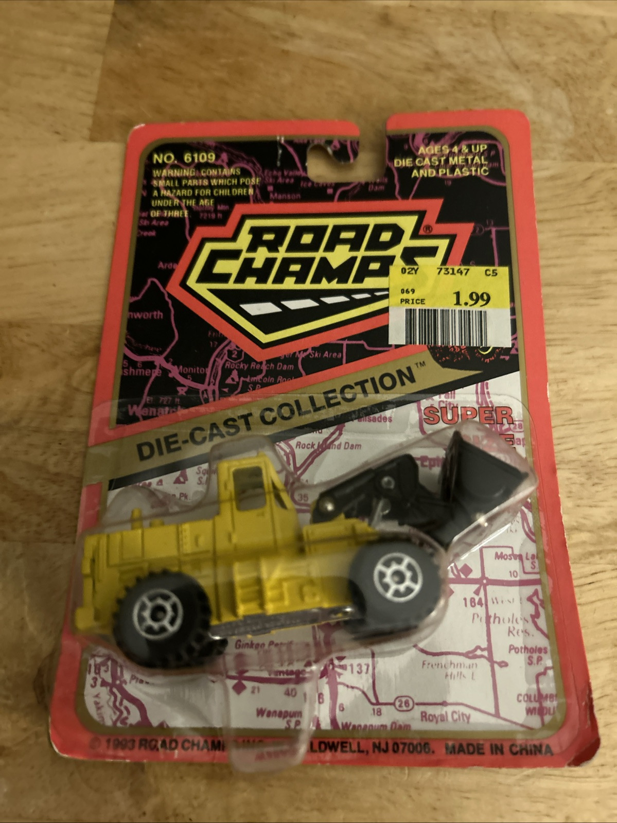 HARD HATS* Lift Truck/MOVING PARTS* Diecast Collection Front loader -ROAD CHAMPS