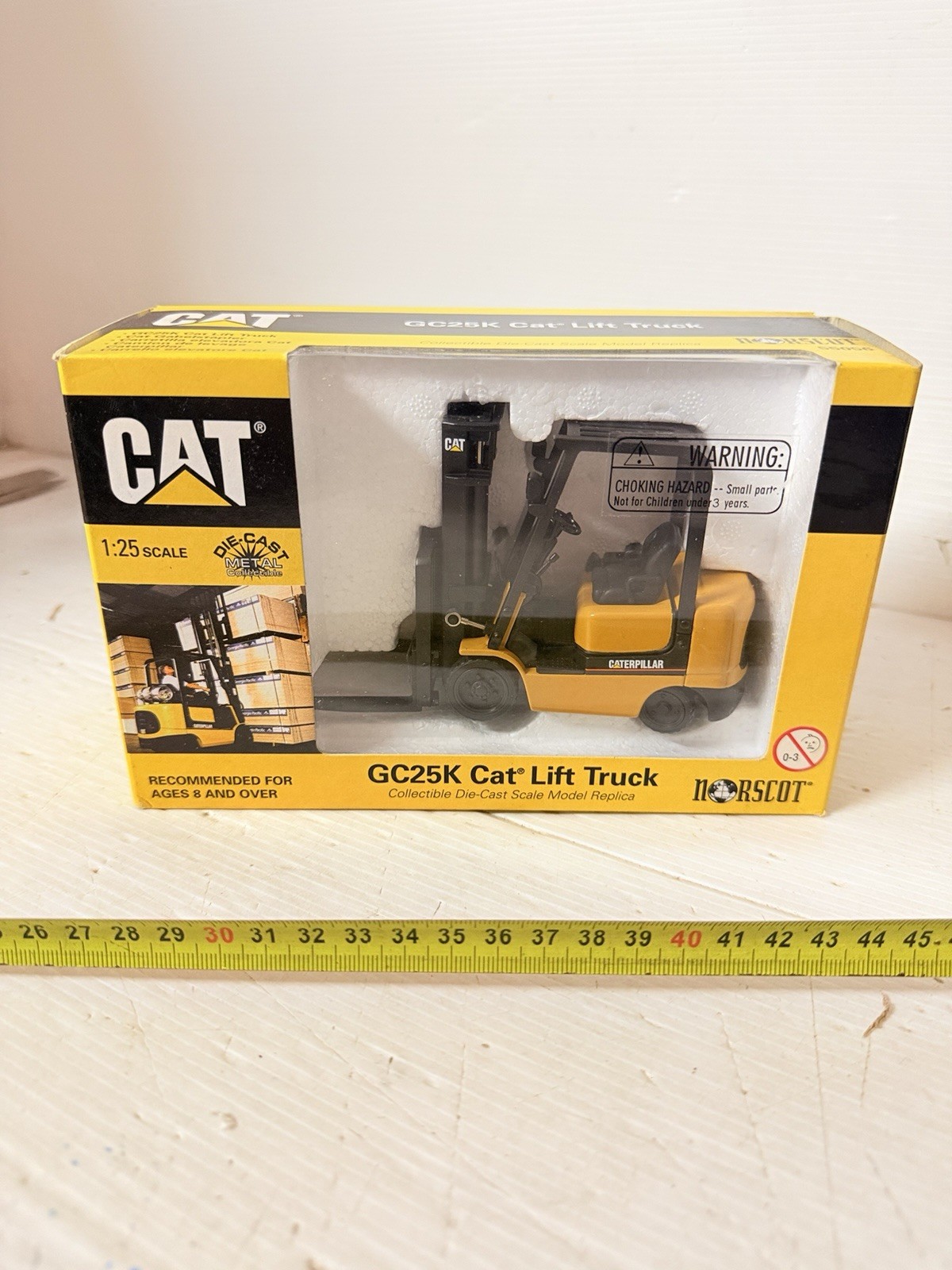 CAT CATERPILLAR GC25K LIFT TRUCK ERTL 1:25 SCALE NEW!NORSCOT