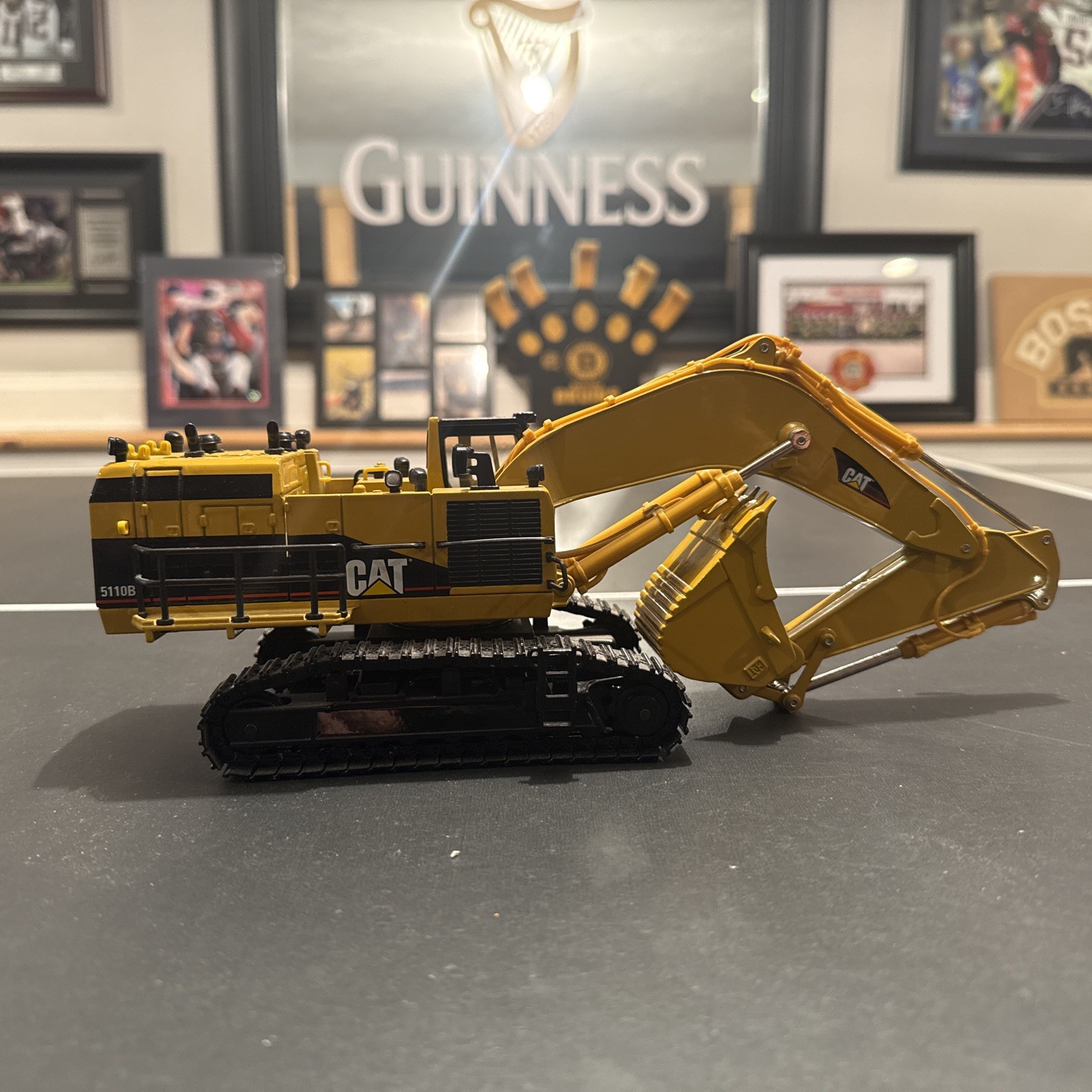 CAT 5110B Excavator with Metal Track / Norscot Collectible Model Replica Diecast