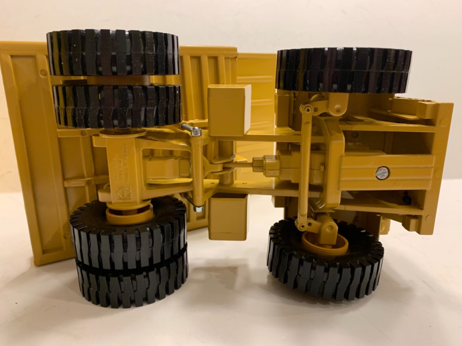 NZG Conrad CATERPILLAR CAT 789B Off-Highway Dump Truck Official Launch Edition