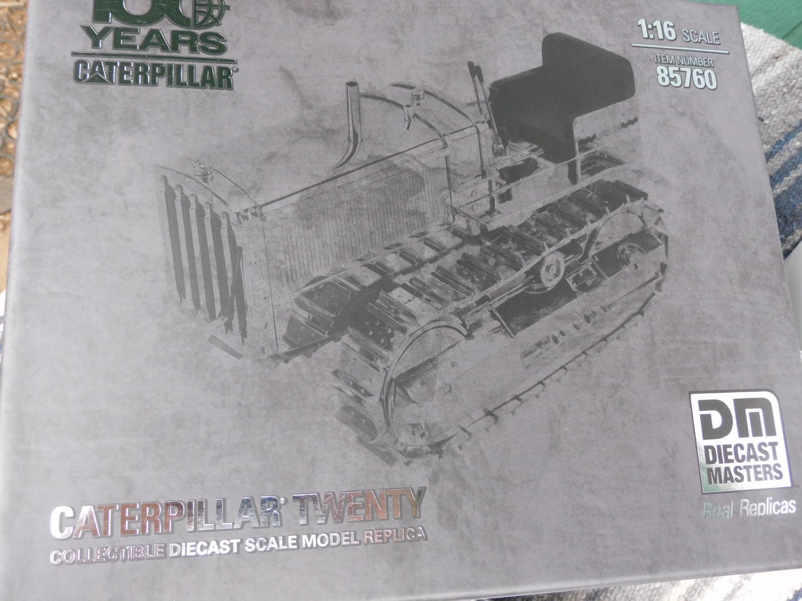 1/16 Caterpillar Twenty Crawler Tractor 100th Anniversary Diecast Masters 85760