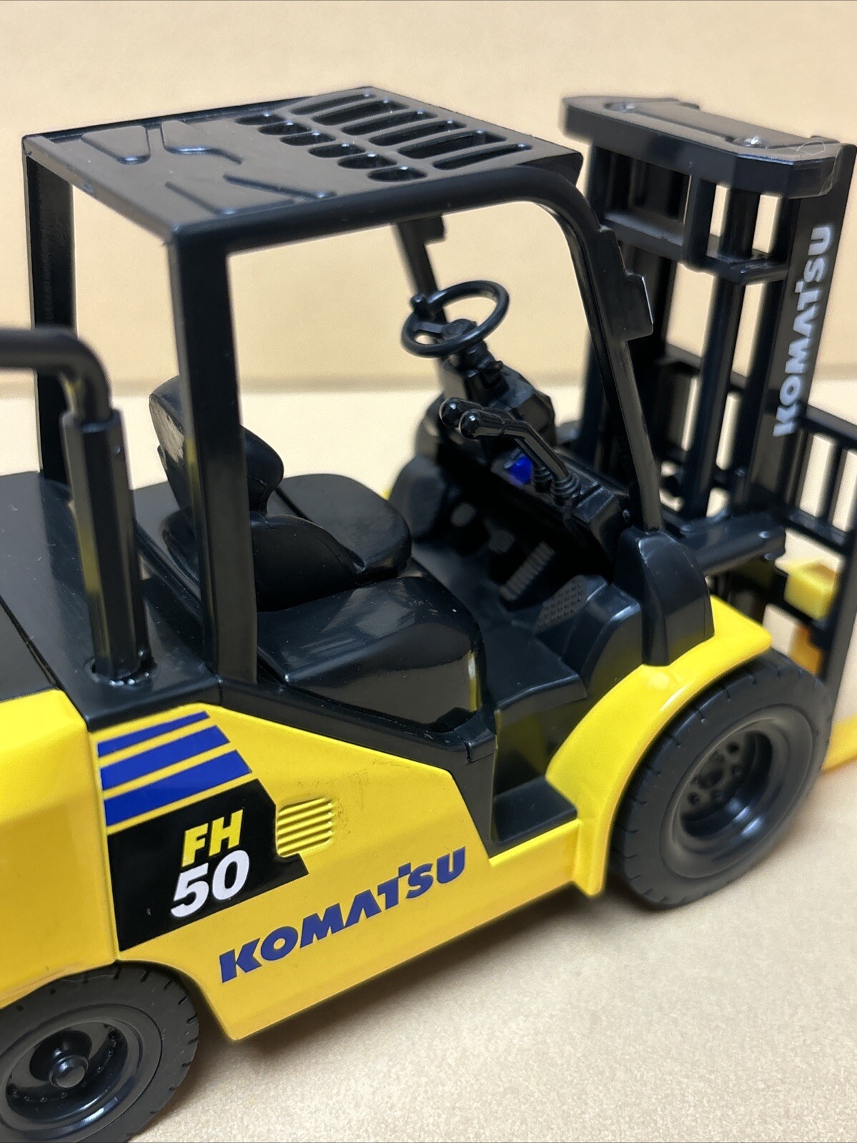 Used No Box Komatsu Model FH 50-2 Forklift 1/24 Scale Die Cast Model Cargo Ship