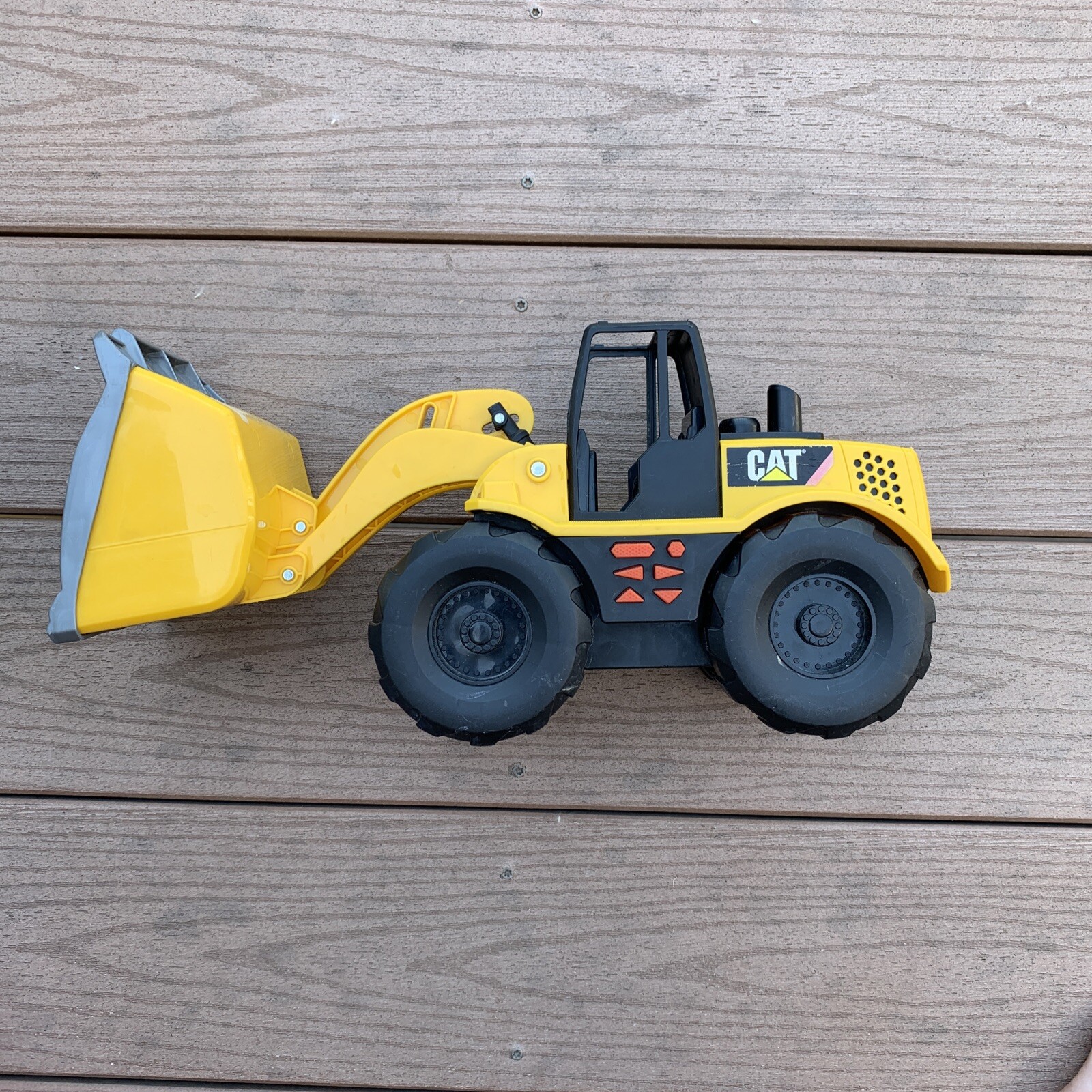 CAT Job Site Machines Motorized Wheel Loader Toy Moves Lights Sound Music