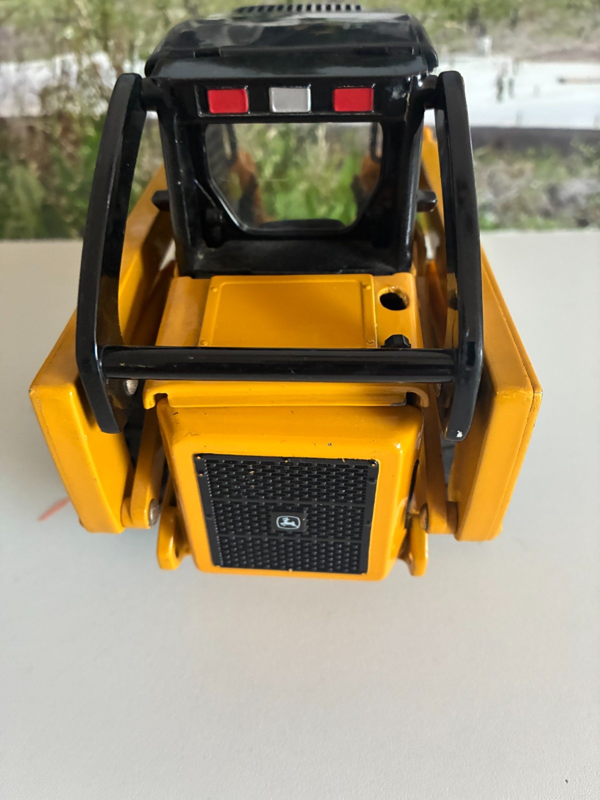 1/16 Ertl John Deere CT322 Track Loader, no Bucket