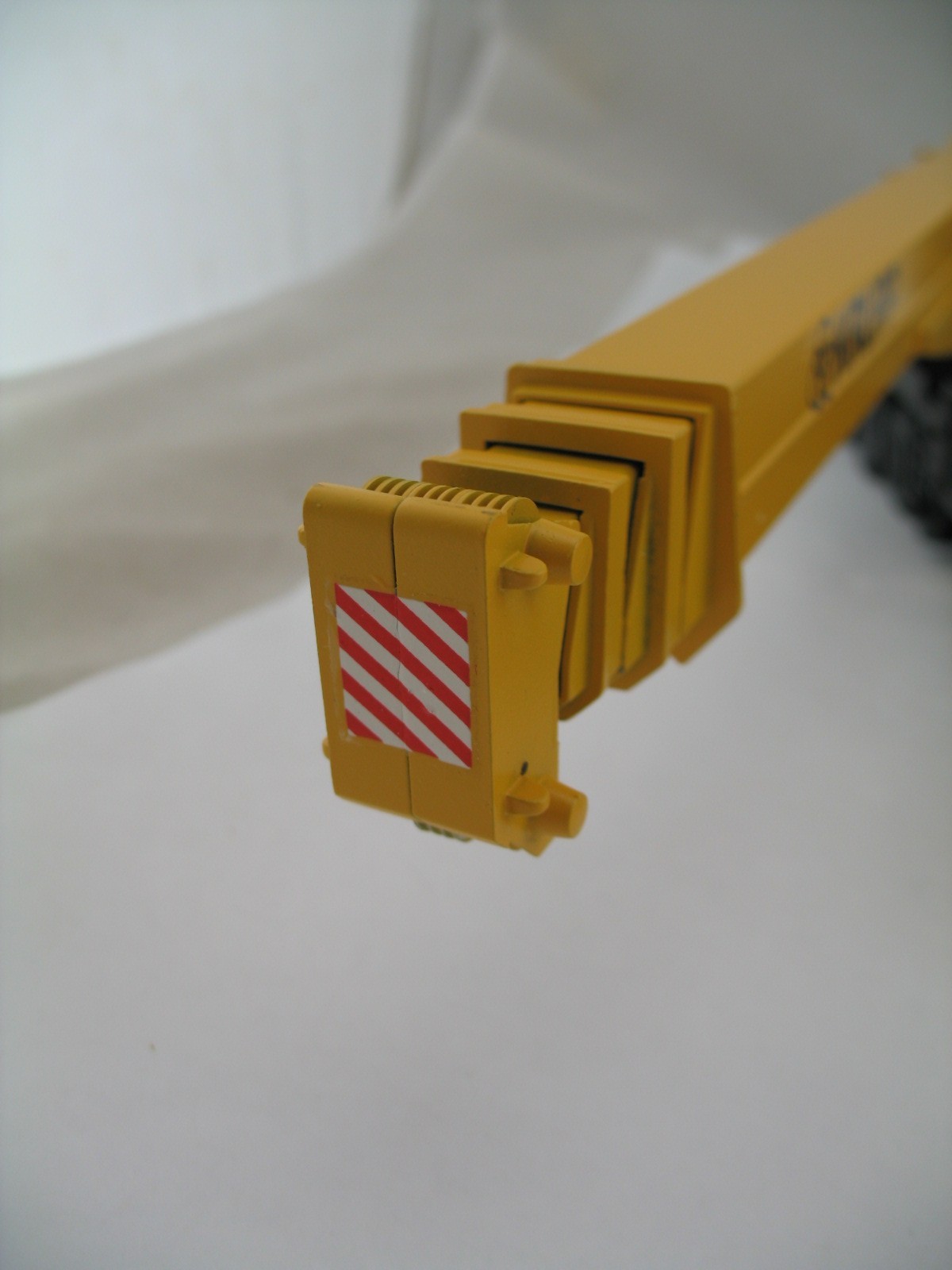 Conrad Model 2077: Krupp 250 Ton 8 Axle Mobile Truck Crane, Box
