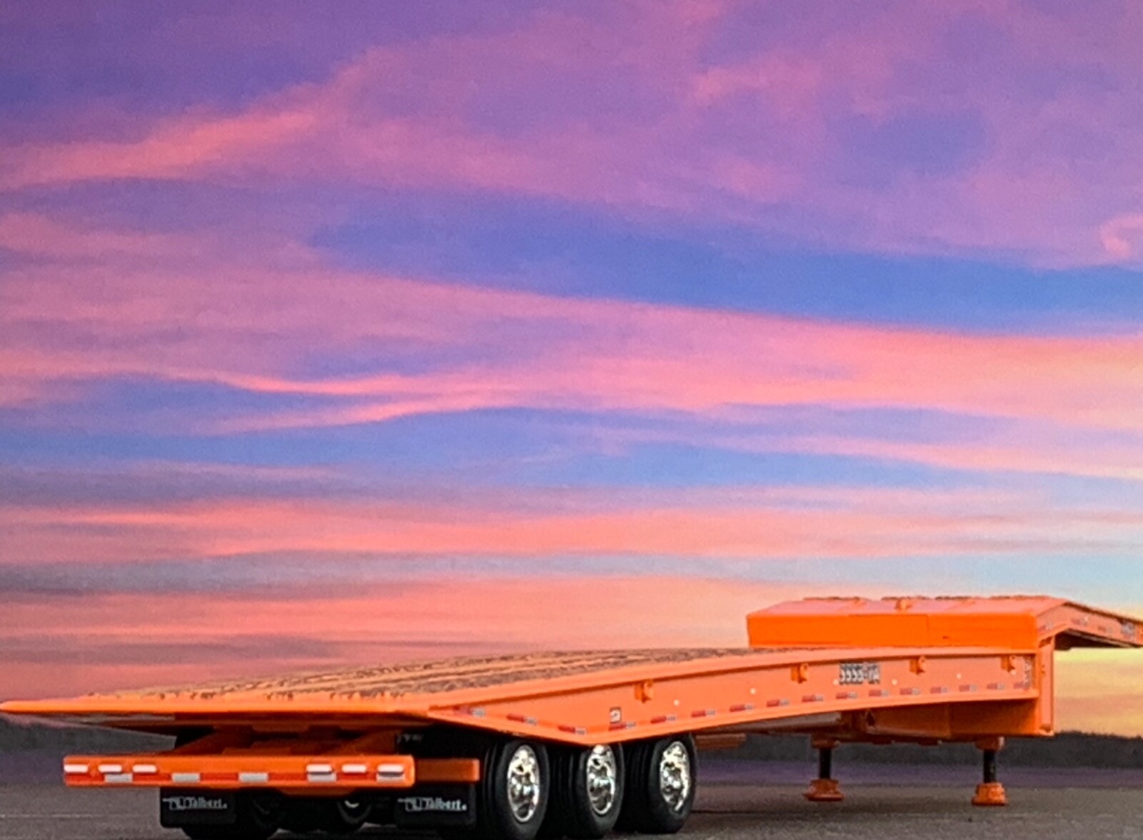 1/64 DCP ORANGE Talbert® 5553TA Traveling-Axle Trailer