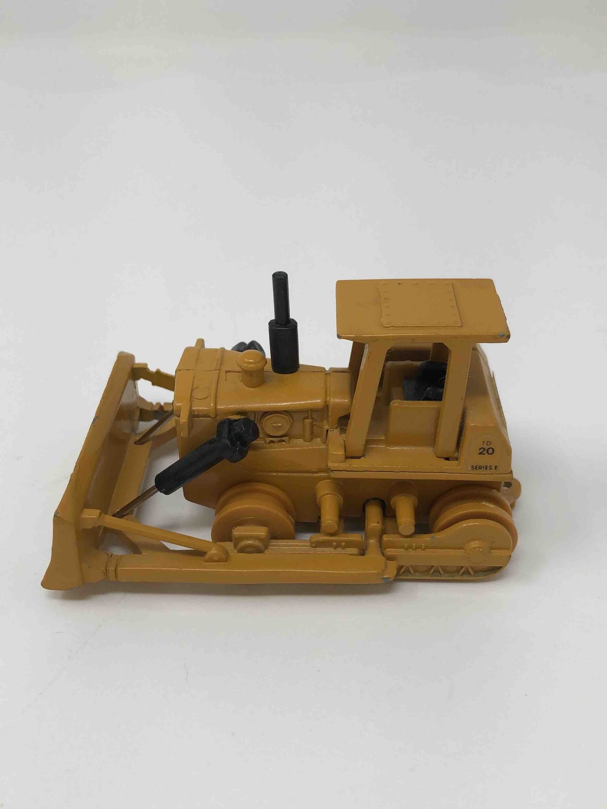 Ertl Mighty Movers International Crawler