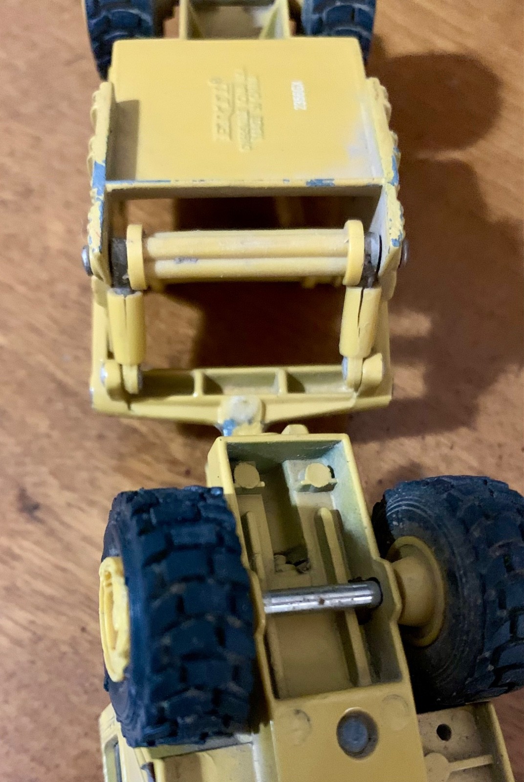 ERTL Caterpillar Scraper 613C