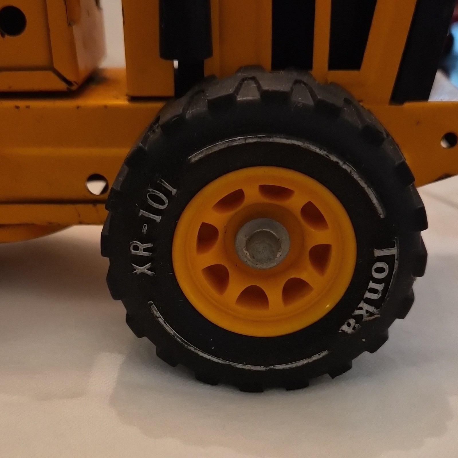 Tonka Yellow/Black Diecast Front End Loader Construction Toy Vehicle