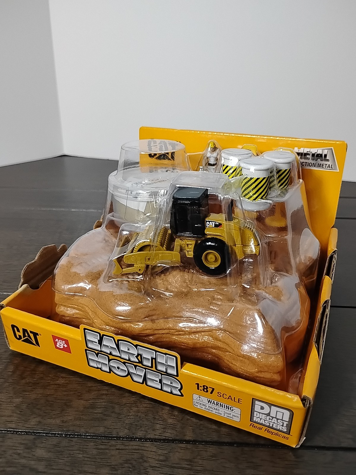 CATERPILLAR 1:87 CAT CP56 Padfoot Drum Vibratory Roller DIECAST MASTERS 84490A