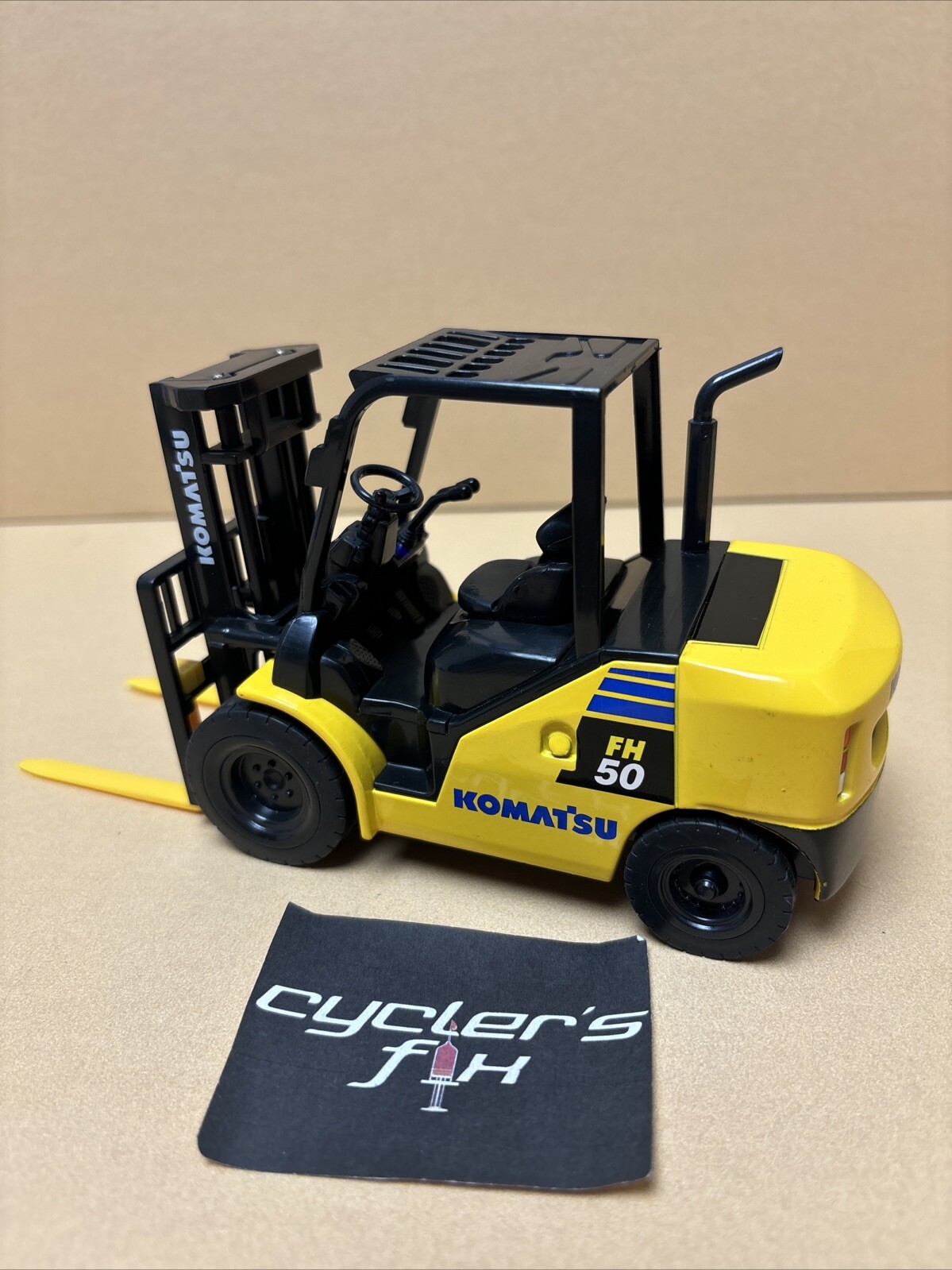 Used No Box Komatsu Model FH 50-2 Forklift 1/24 Scale Die Cast Model Cargo Ship