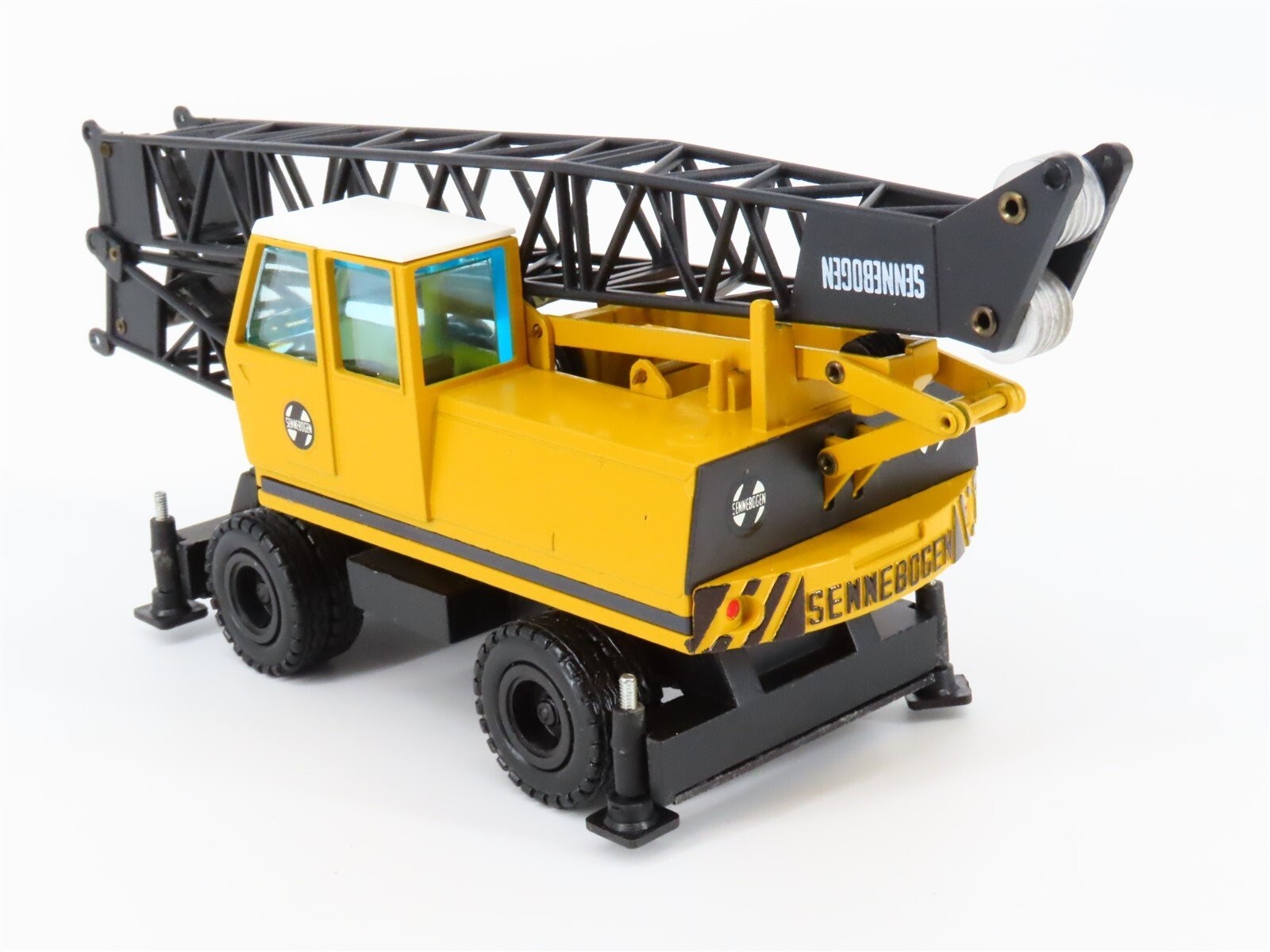 Sennebogen Wheeled Lattice Boom Crane – Conrad 1:50 Scale Diecast Model #2810