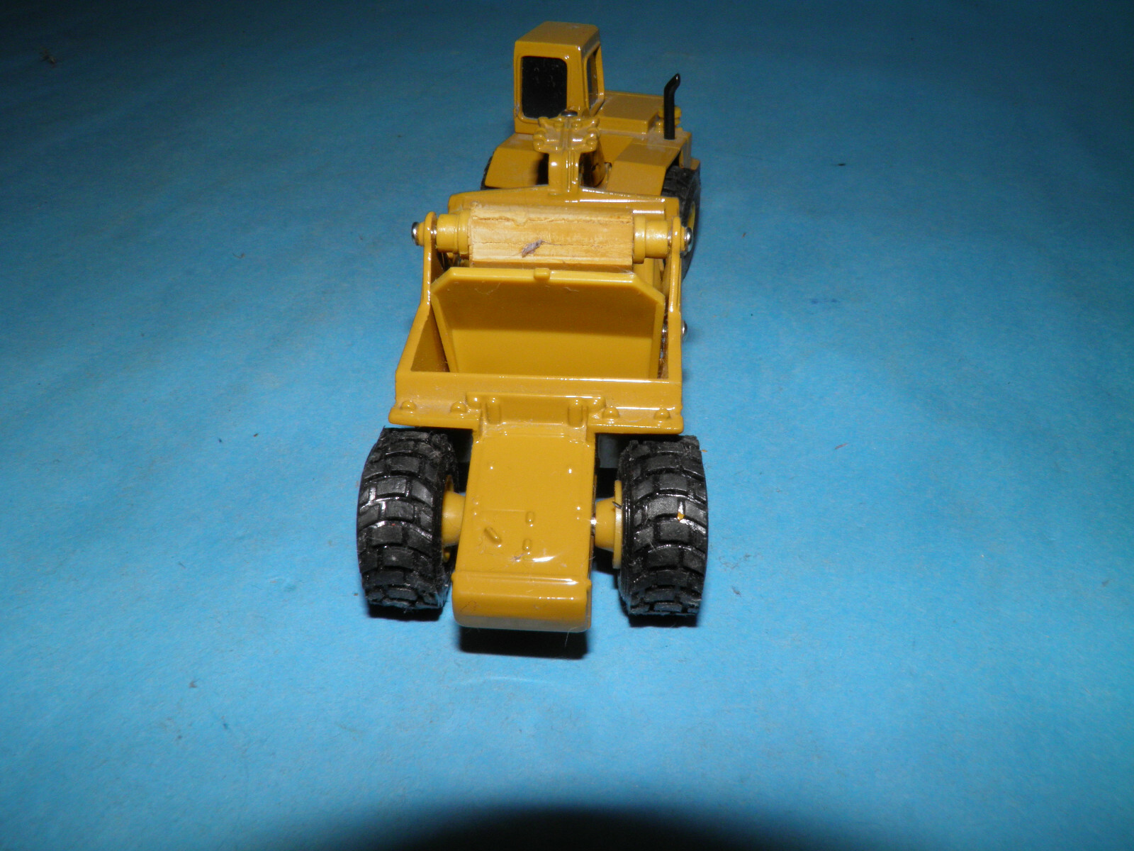 Norscot Group Inc Caterpillar 613C Motor Scraper Die Cast #b