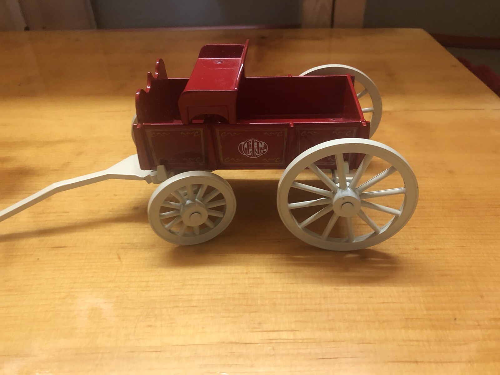 1/16 Red IHC Buckboard Wagon with White Frame. Die cast Made In USA. Rare
