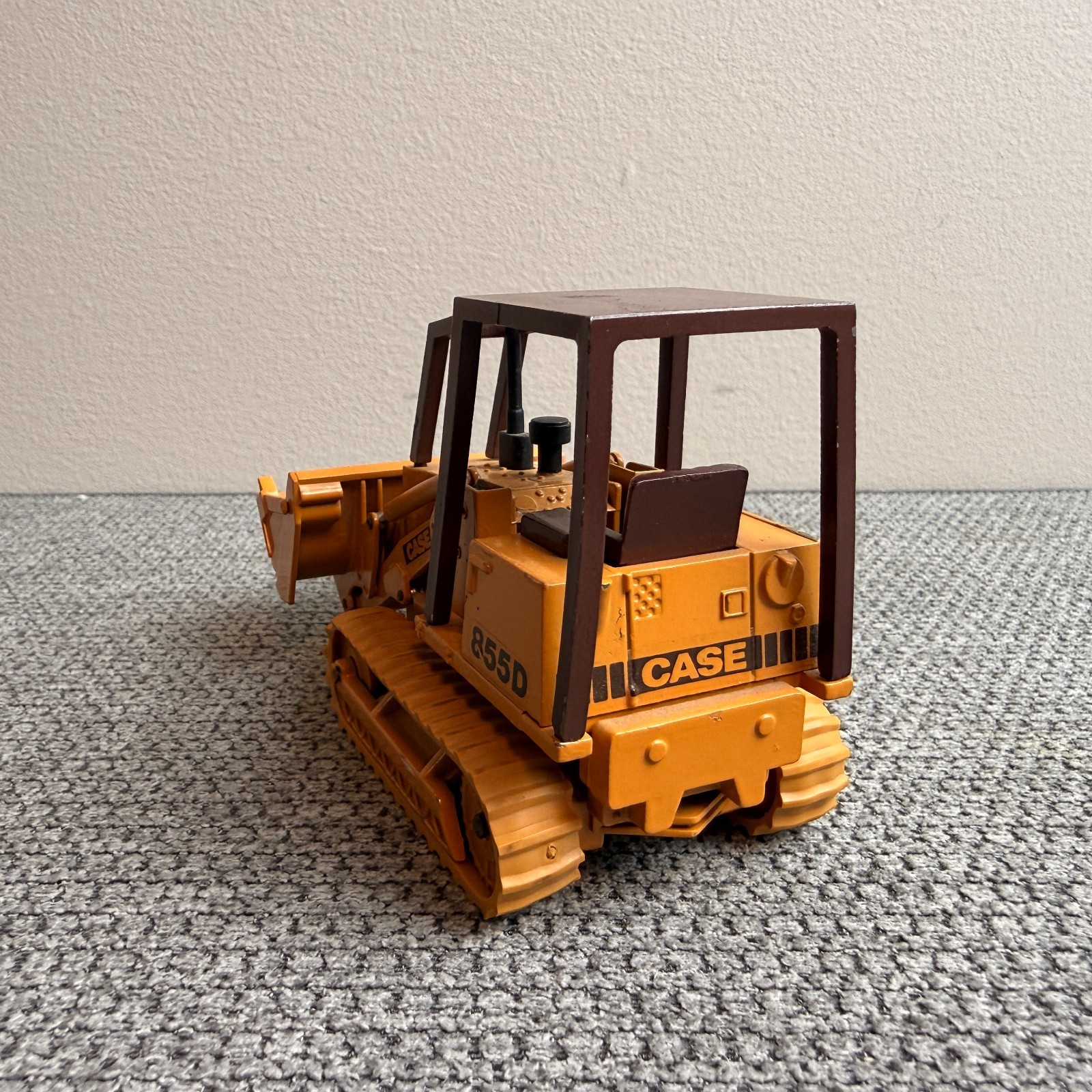 Case 855D Track Loader – CAB – 1/35 – NZG – Conrad NZG West Germany
