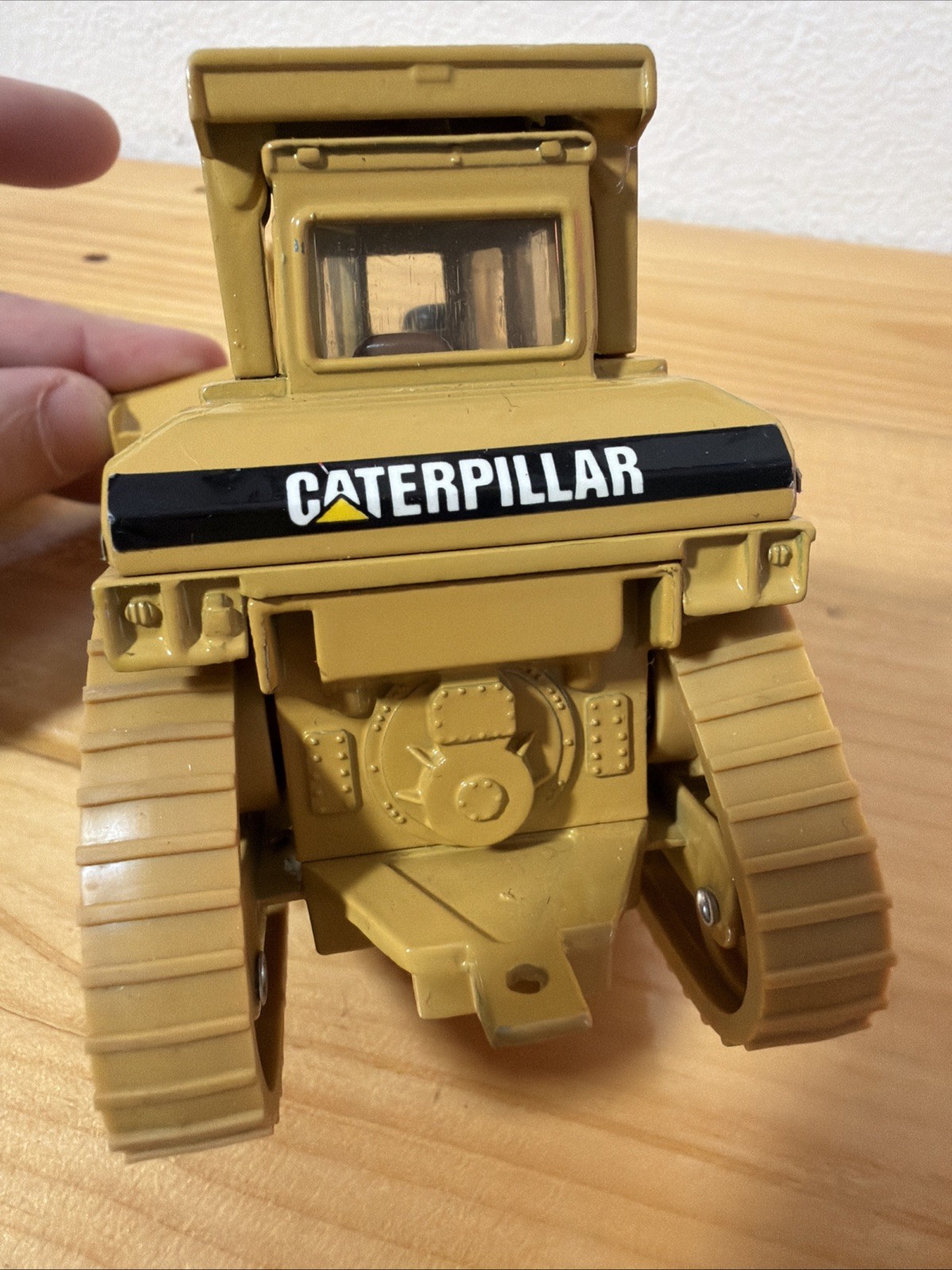 ERTL 6″ x 4″ Diecast CAT D10N Caterpillar Bulldozer Tractor 1856F
