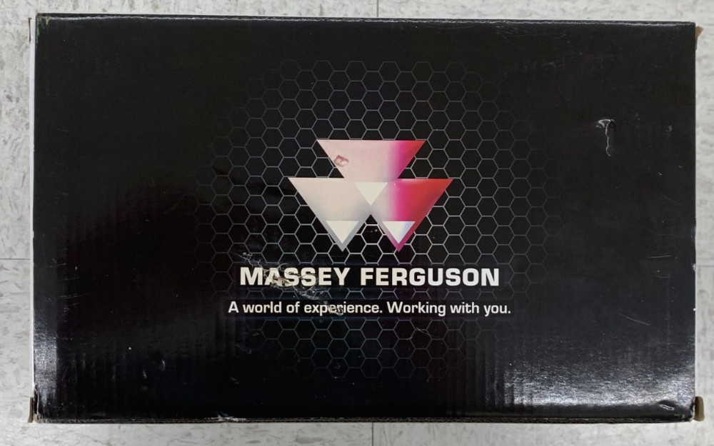 UNIVERSAL HOBBIES UH-4231 – 1:32 – Massey Ferguson – MF8737 – 2014 – NIB* – READ