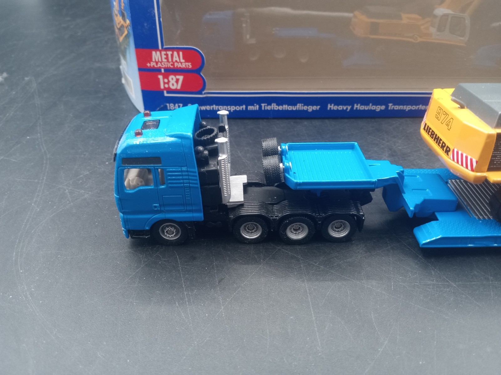 Siku #1847 1:87 Scale Heavy Haul Transporter, Flat Bed & Excavator