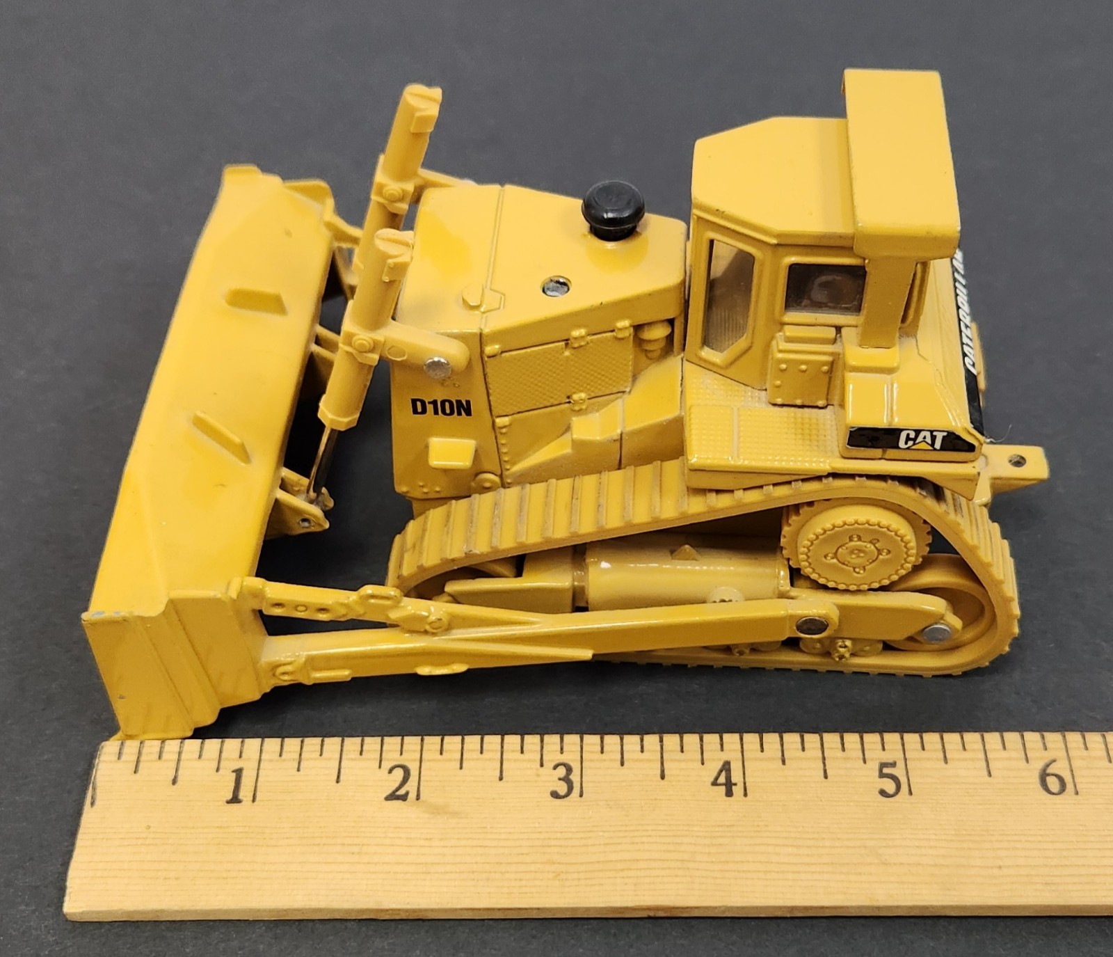 Vintage ERTL Caterpillar D10N Track-Type Tractor Bulldozer 1:50 Scale Diecast