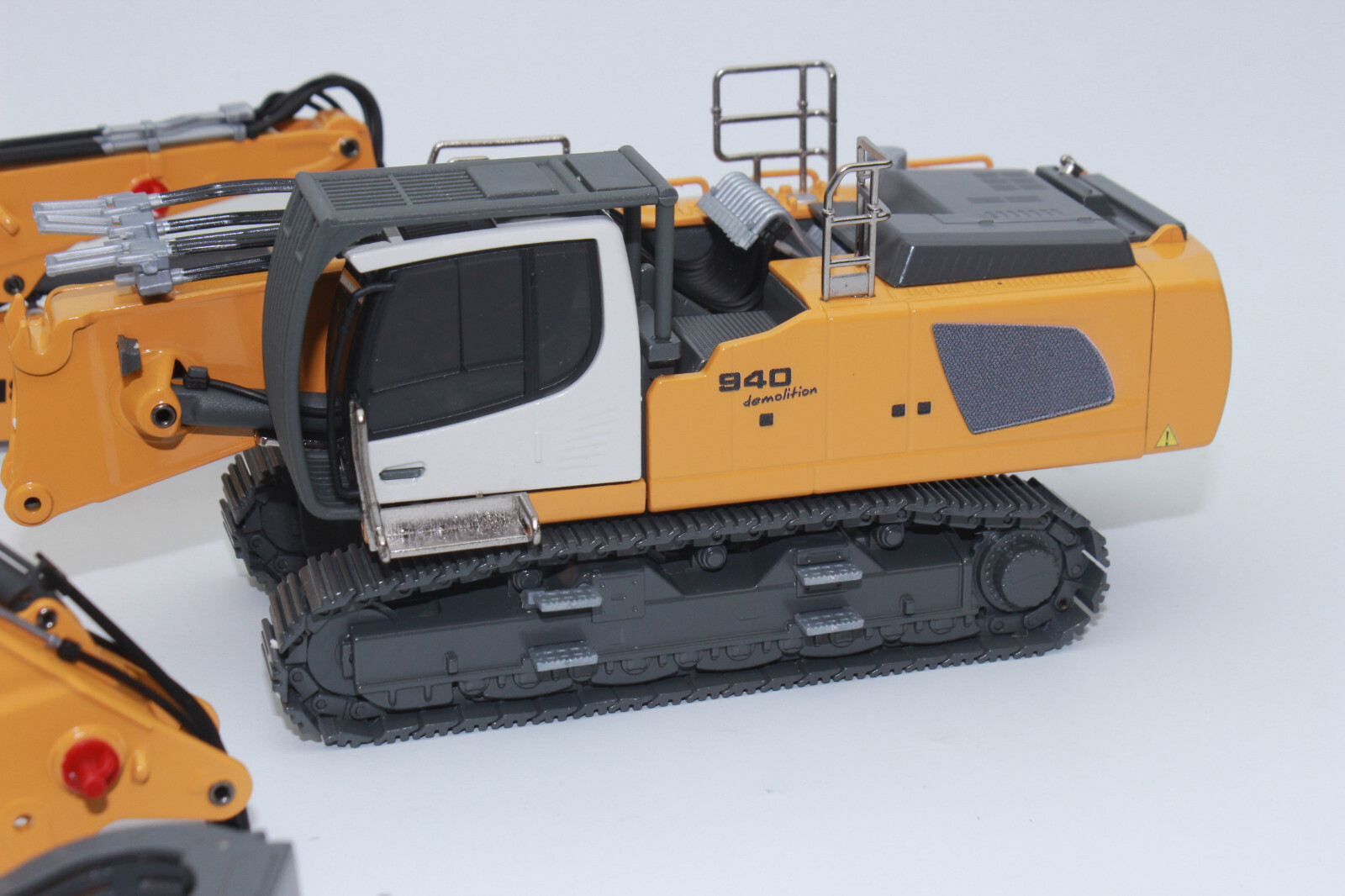 Conrad 2222 Liebherr R 940 Demolition Excavator Digger 1:50 Original Packaging NEW Bauma 2022