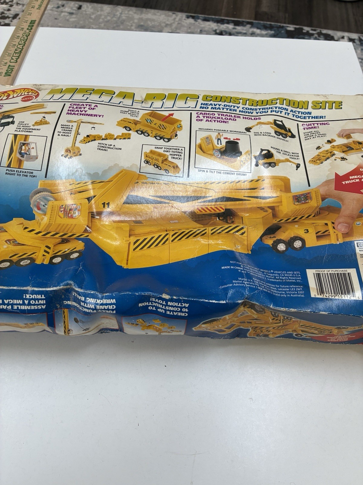 1996 Hot Wheels Mega-Rig In Box Construction Crane Machines Truck Play Set