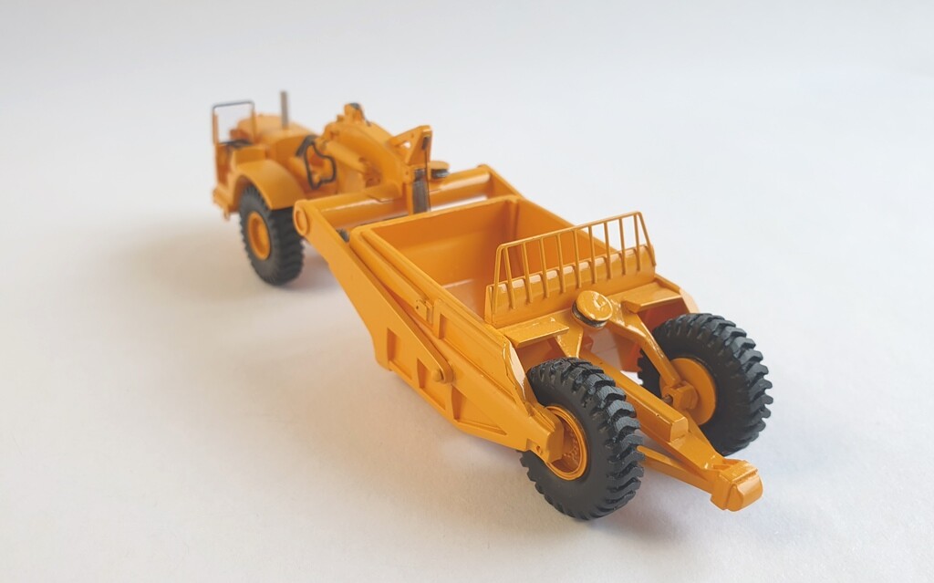HO 1/87 CAT DW21 scraper – Custom Made Resin Model