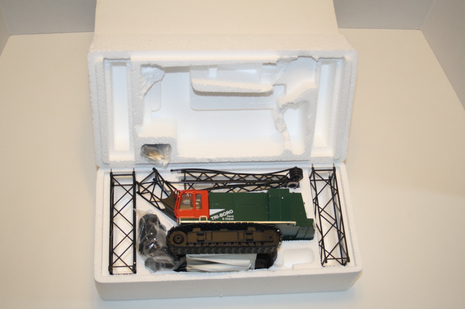 Conrad 2831T Liebherr HS 881 Dragline Tri-Boro Sand & Gravel 1/50 MIB