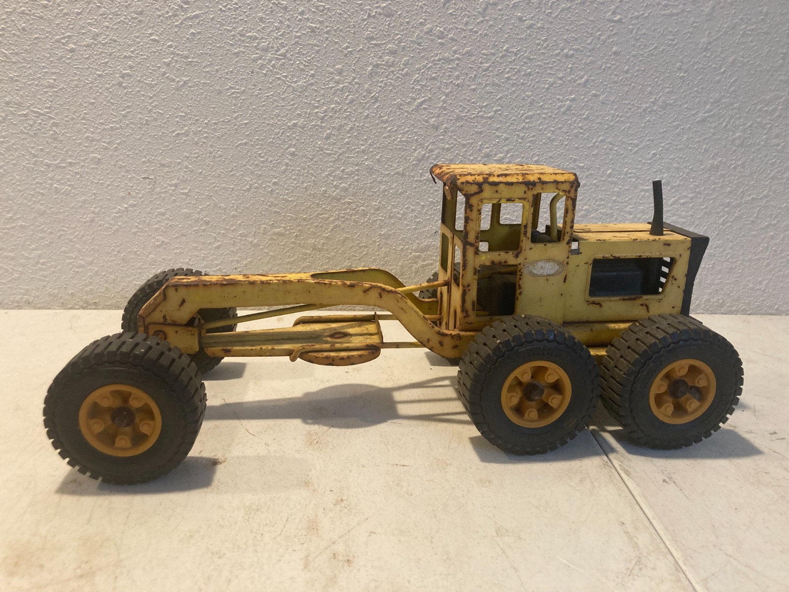 Lot of 2 Tonka MR-970 Road Grader & Bulldozer Crawler Tractor 1970s