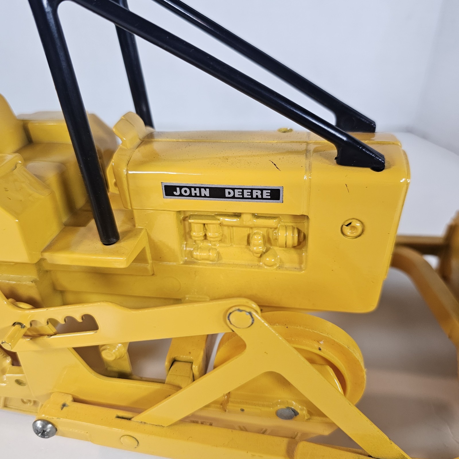 Ertl John Deere Crawler #521 1/16 scale Made IN USA