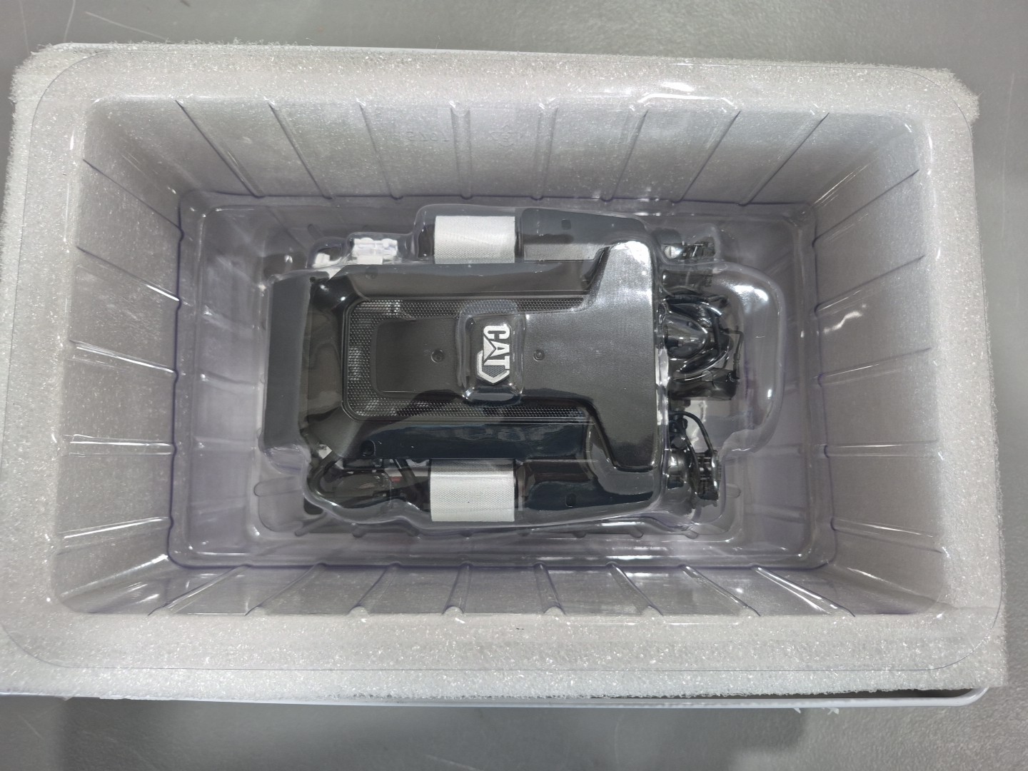 Diecast Masters 1/12 CAT C32B Marine Engine, High Line Series 85707