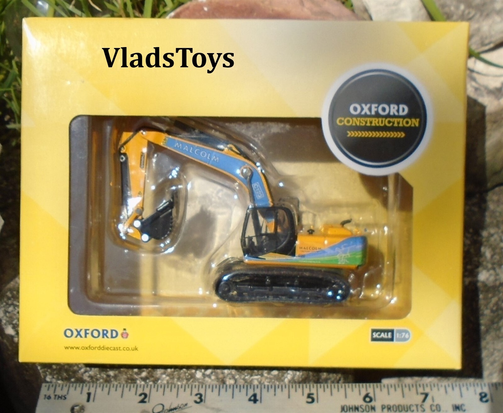 Oxford Construction 1/76 Scale JCB JS220 Tracked Excavator – Malcolm 76JS003