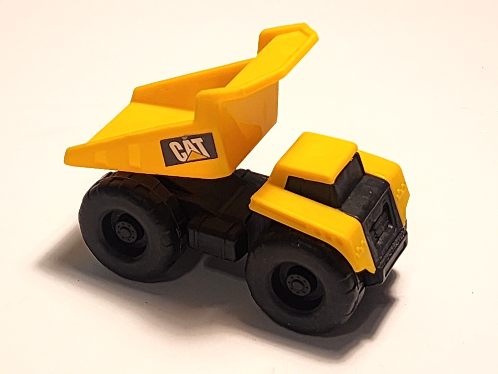 CAT Plastic Dump Truck Toy Sturdy Construction Toys Vehicle S29