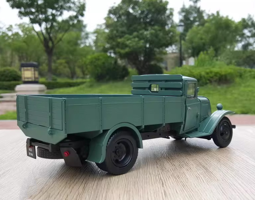 1:24 MAQMADON 1952 U23 Pickup Truck Construction Vehicle Diecast Model Green