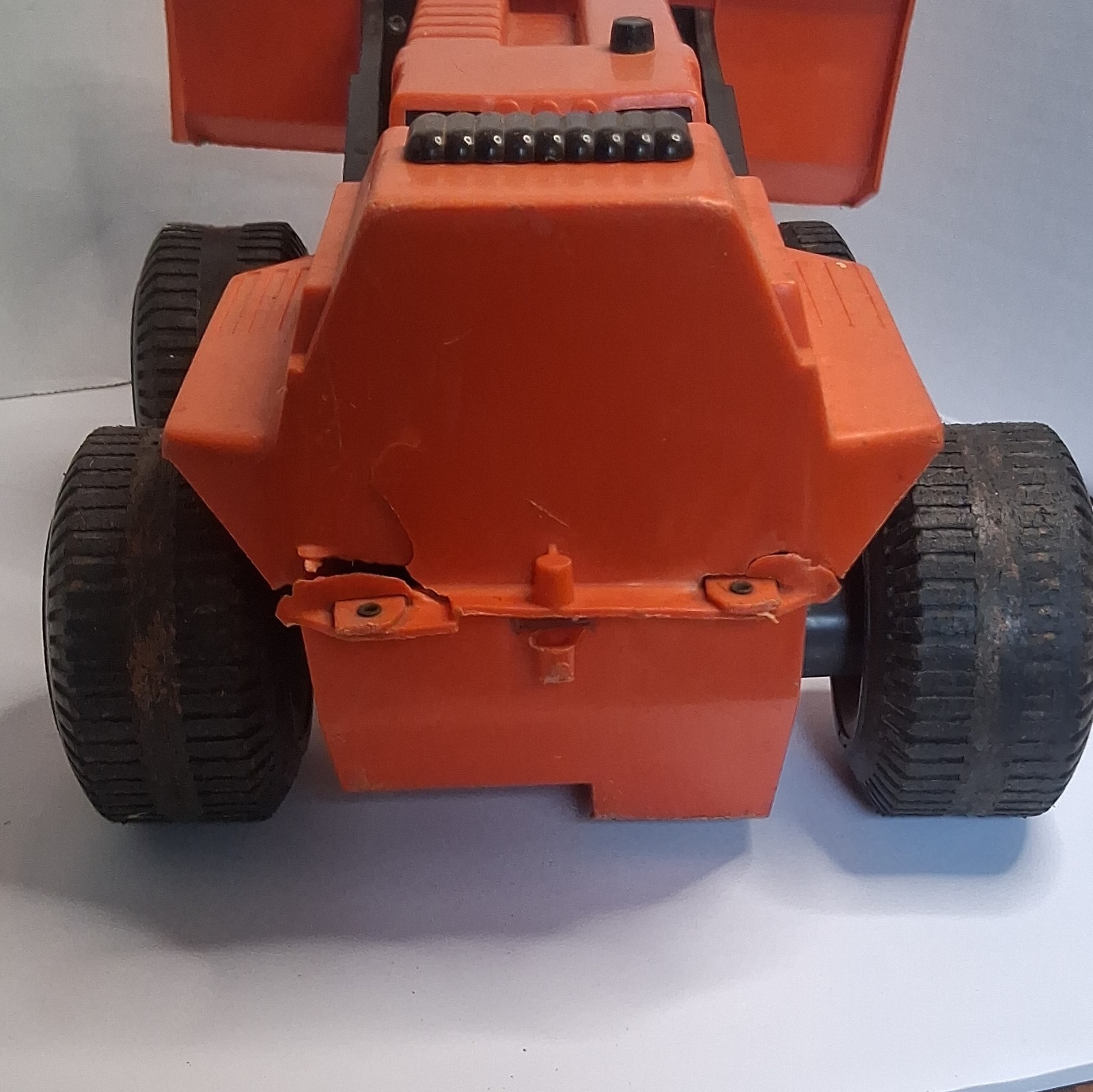 Tonka Vintage Orange Plastic Dozer Construction Vehicle Toy – Black/Gray