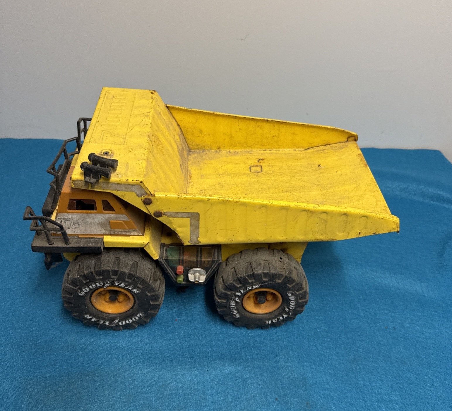Vintage Buddy L Big Bruiser Construction Dump Truck Pressed Steel.