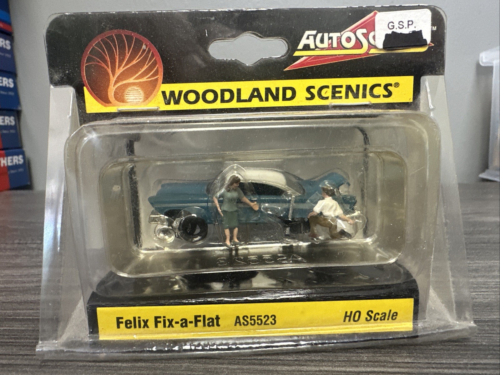Woodland Scenics Auto Scenes HO Scale AS5523 Felix Fix-a-Flat 1:87 NIP!