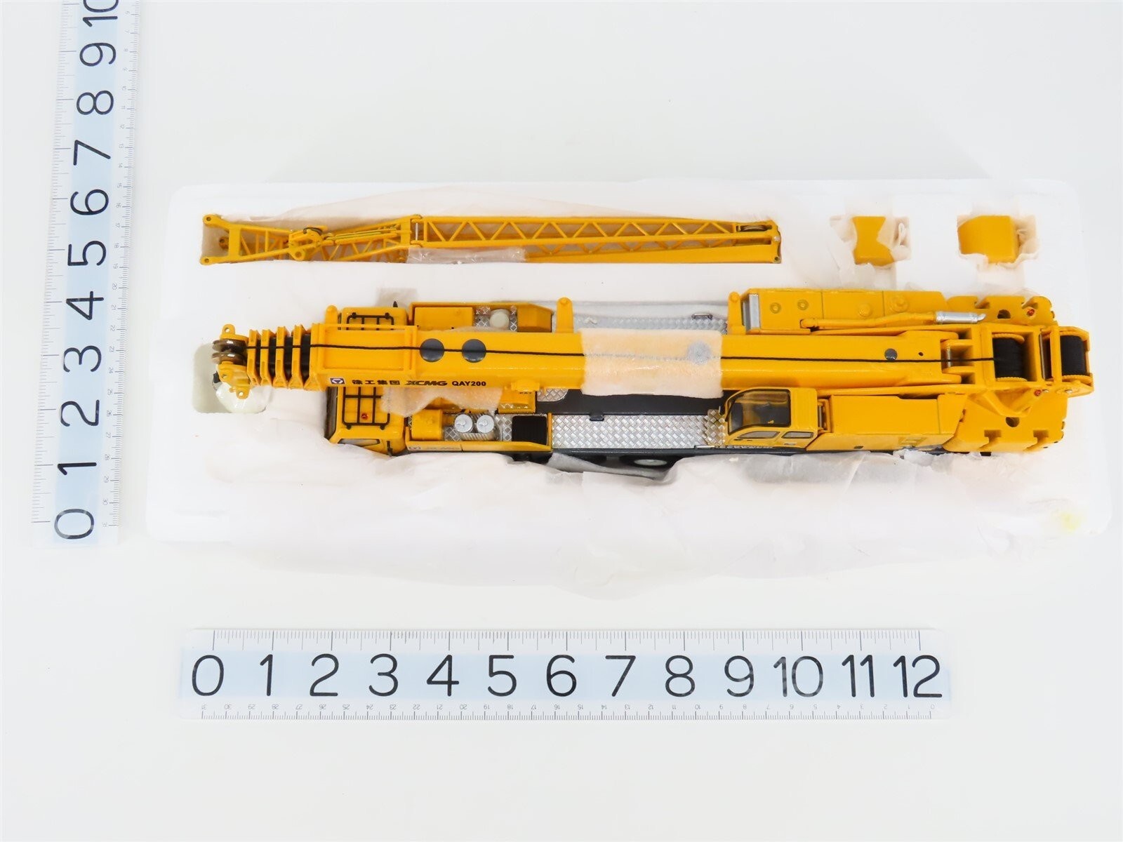 XCMG QAY200 Mobile Crane – China 1:50 Scale Diecast Model New