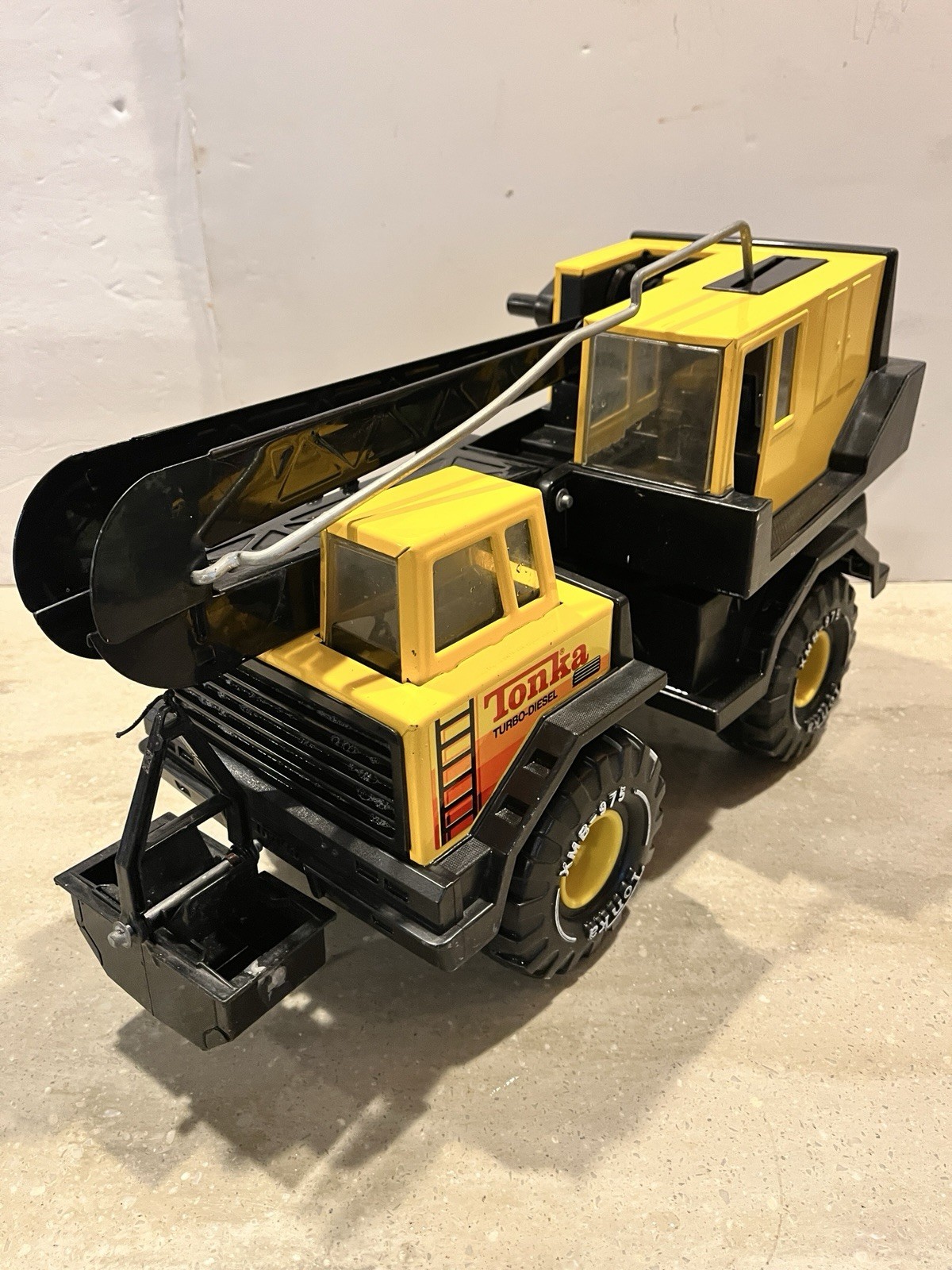 Vtg 1980’s Tonka Turbo Diesel XMB 975 Clam Bucket Crane Truck
