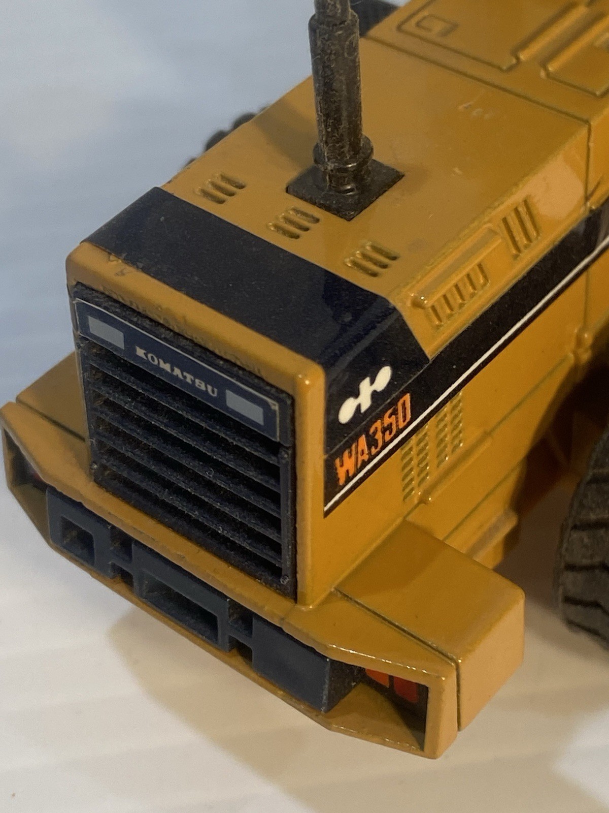 1:50 SCALE SHINSEI KOMATSU #615 WA350 LOADER DIE CAST TOY JAPAN