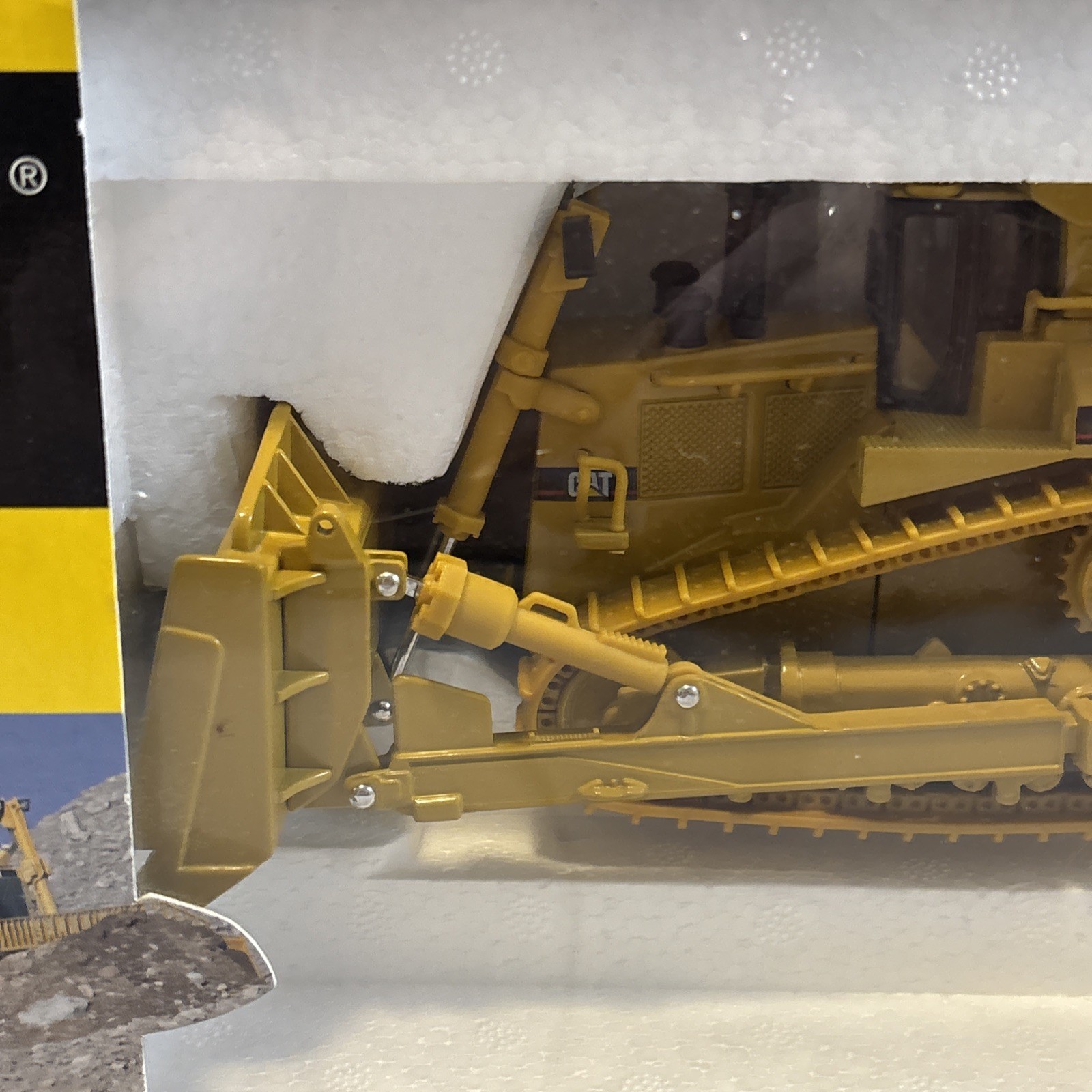 NORSCOT 1/50 SCALE #55025 CATERPILLAR CAT D11R TRACK-TYPE TRACTOR W/RIPPER NIB