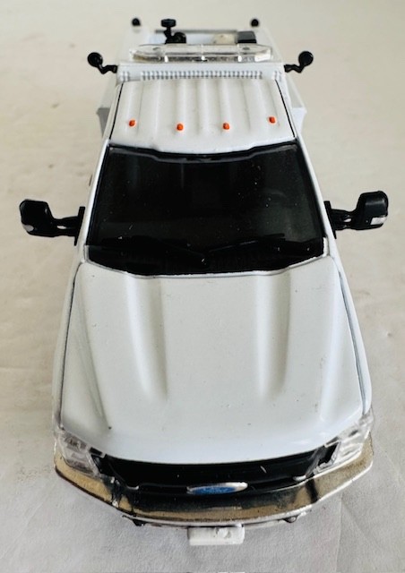 1:50 Ford F350 Road Service Truck White Work Bed Custom Finning Caterpillar