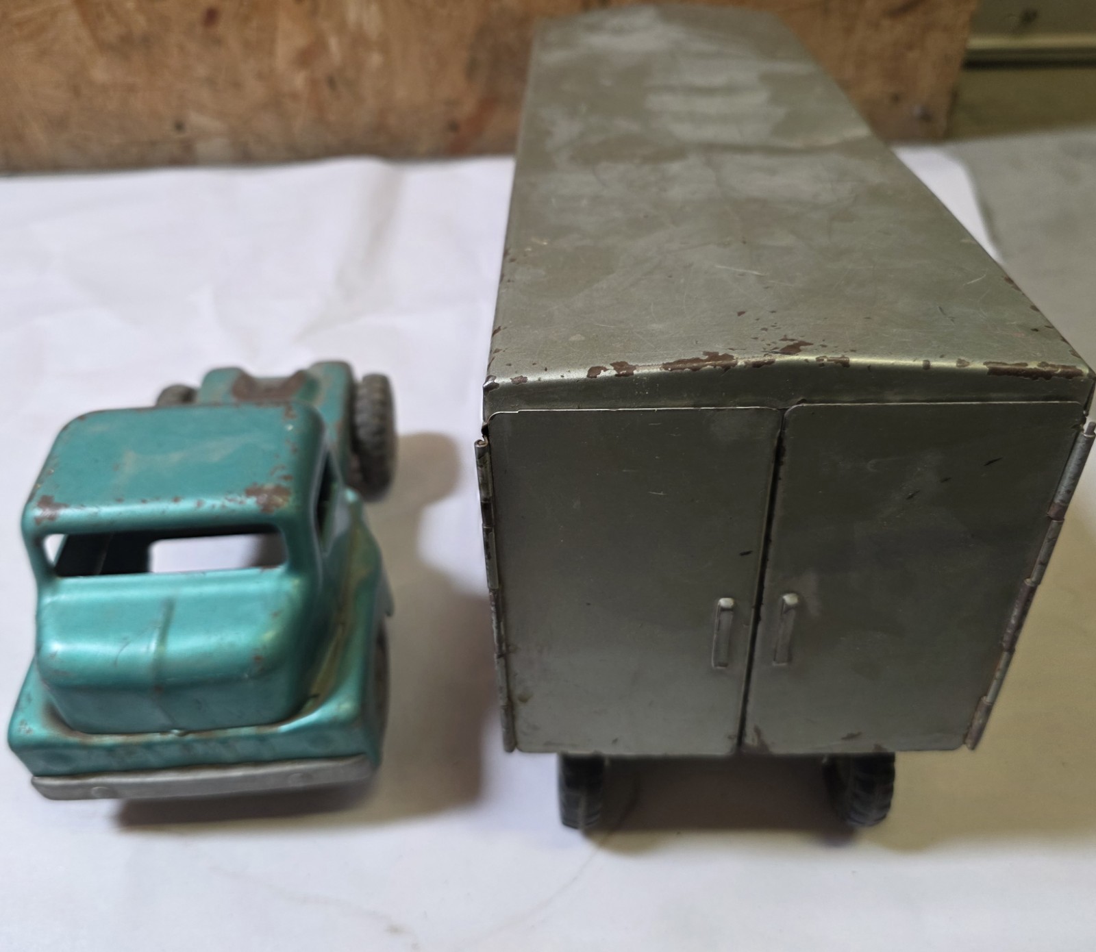 Orig 1950s STRUCTO Pressed Steel CATTLE LIVESTOCK TRACTOR TRAILER Toy TRUCK