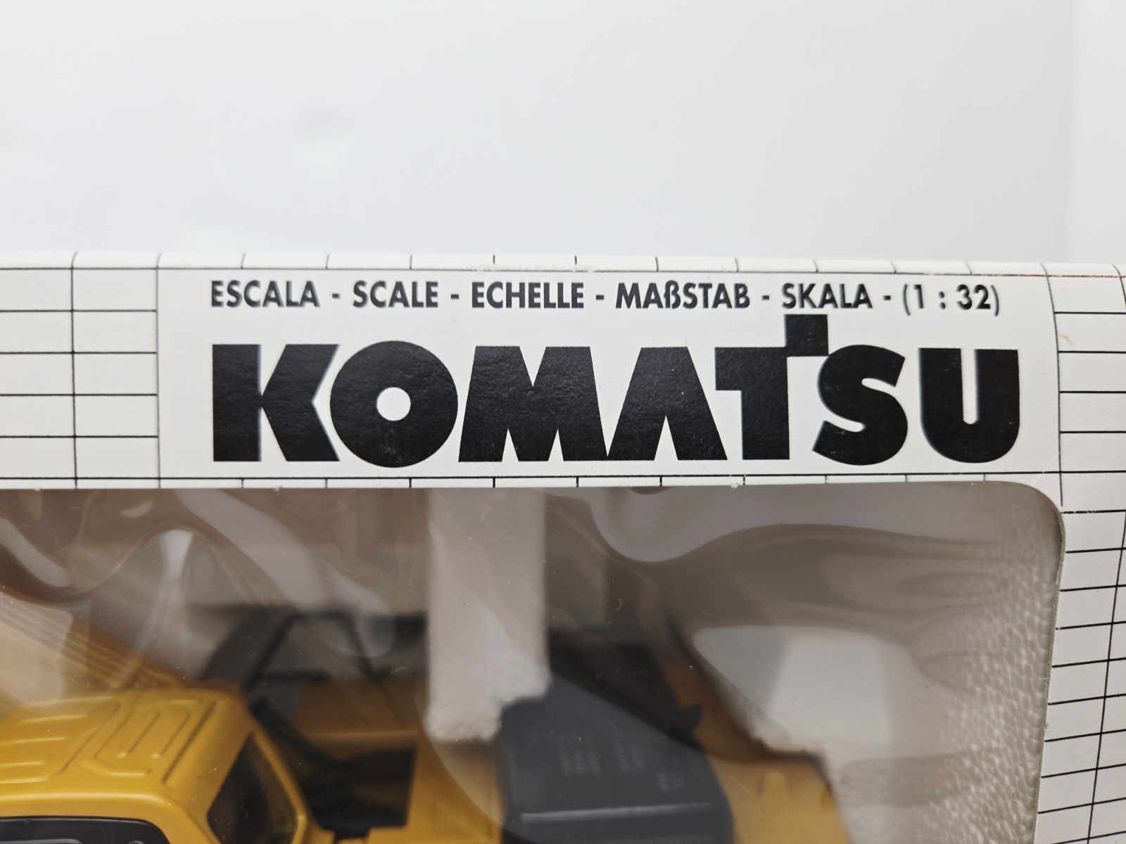 JOAL KOMATSU PC450LC-6 Diecast EXCAVATOR W/RUBBER TRACKS 1:32 SCALE N.I.B.