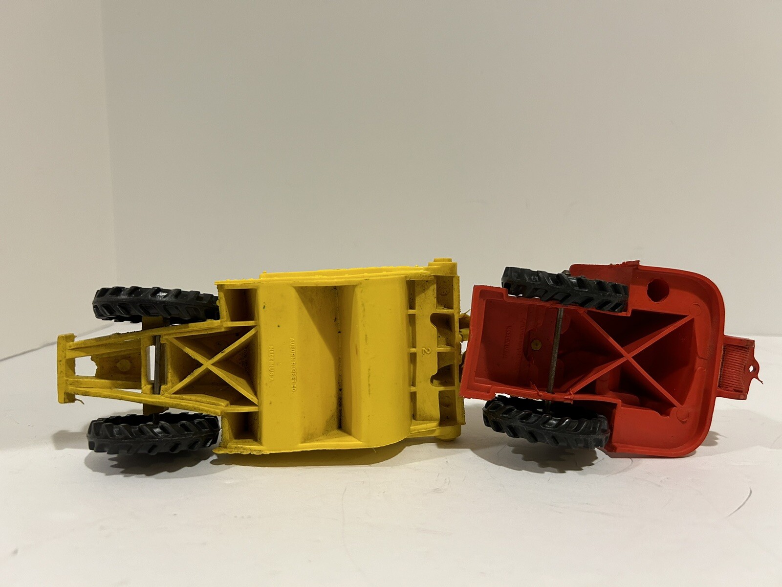 Vintage Auburn Rubber Earth Mover Scraper